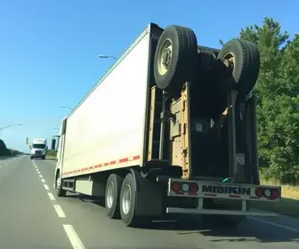 caminhão com falha nos freios